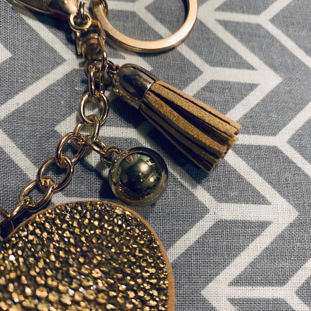 Gold Rhinestone Embezzled Heart Keychain - Picture 4 of 5